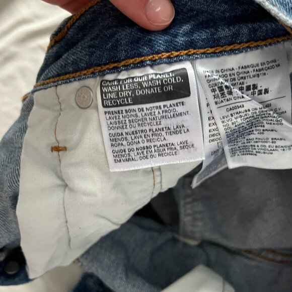 Ribcage Levis Jean Shorts - Picture 2 of 6